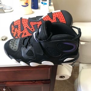 Men’s Nike Charles Barkley Godzilla’s size 10.5